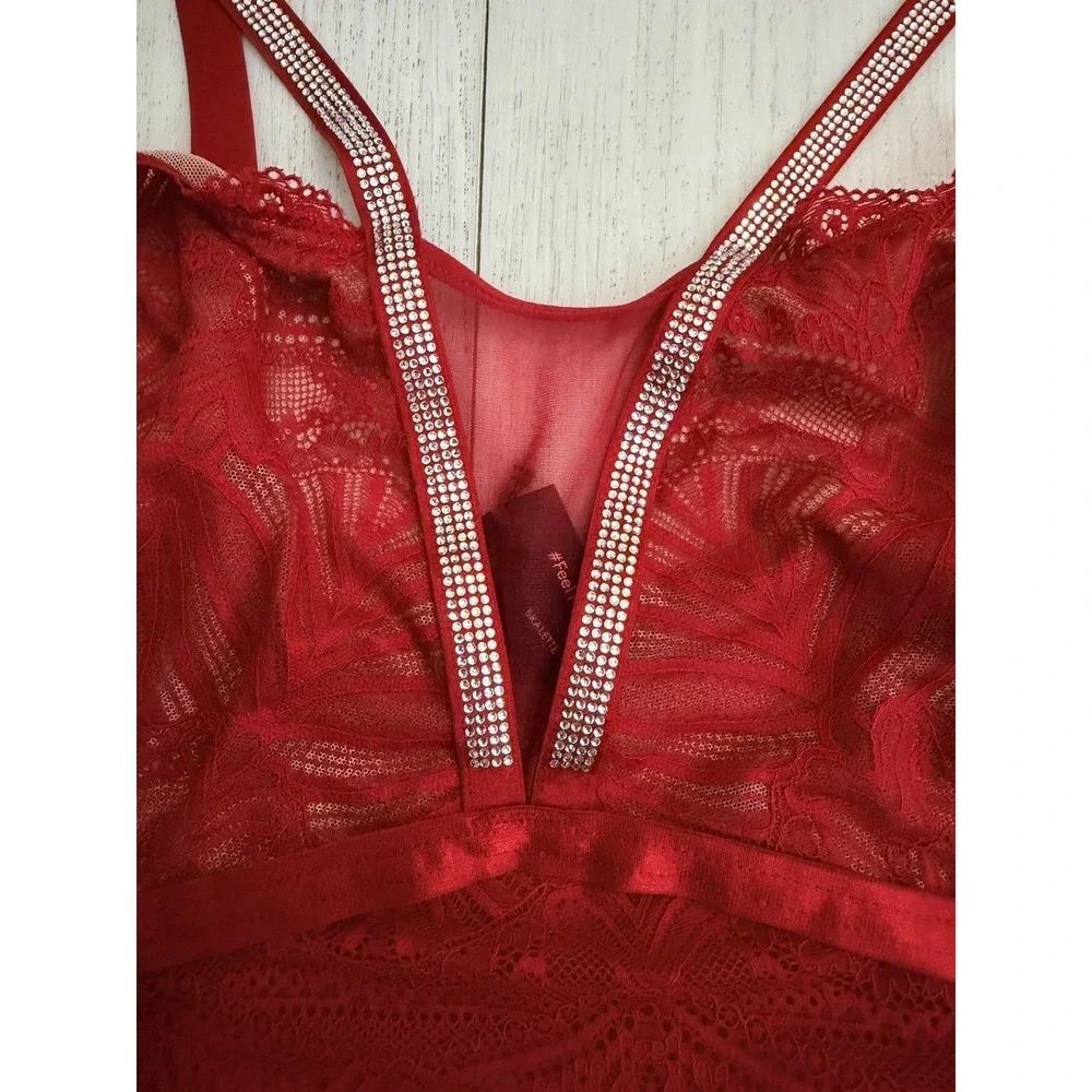 Torrid Diamante Lace Bra Bralette Sz 4 Red Rhinestones Straps
